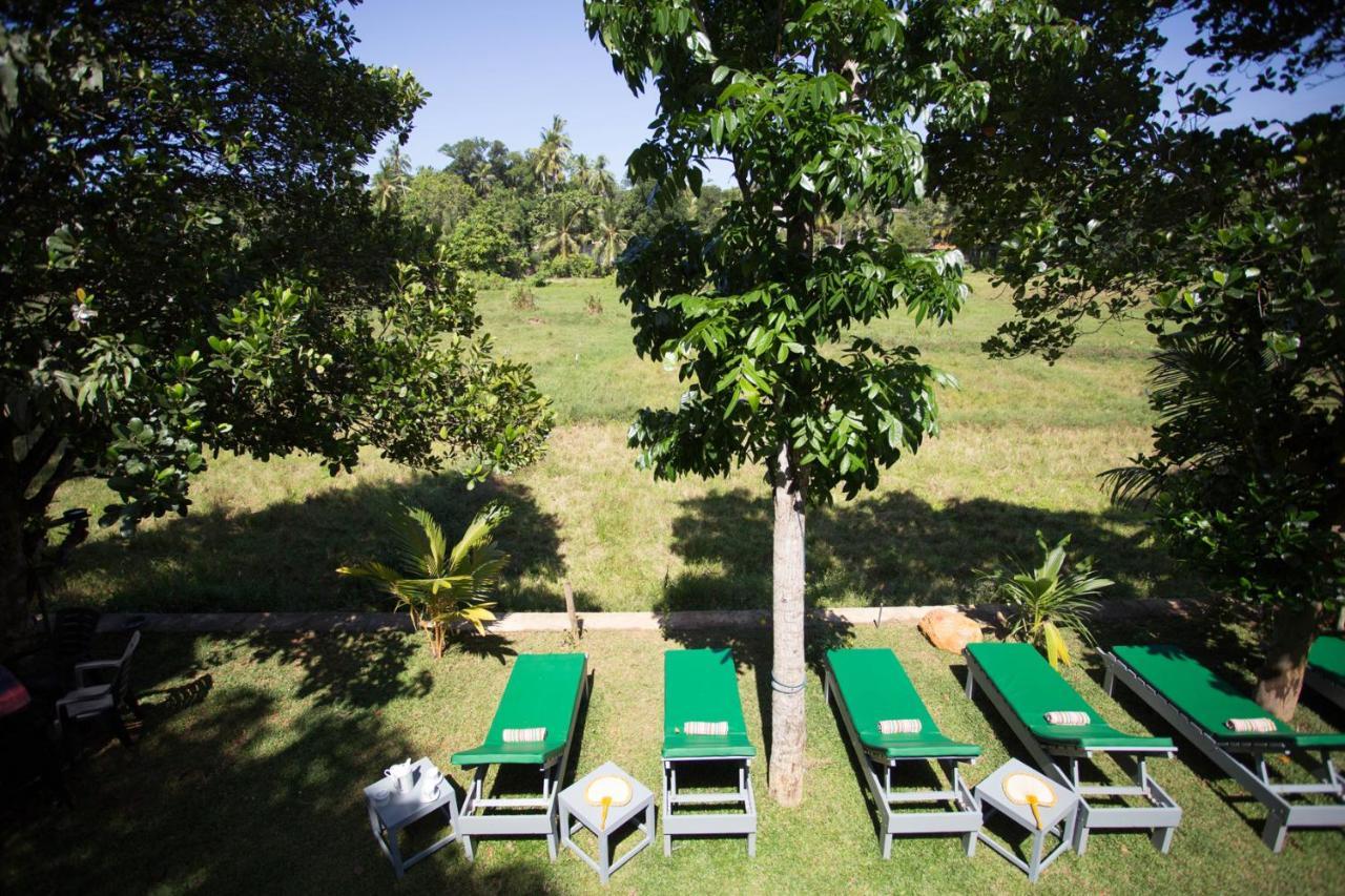 Barefoot Bungalow Hikka Хіккадува Екстер'єр фото