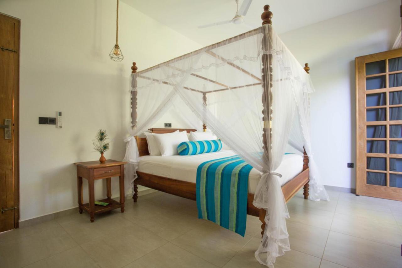 Barefoot Bungalow Hikka Хіккадува Екстер'єр фото