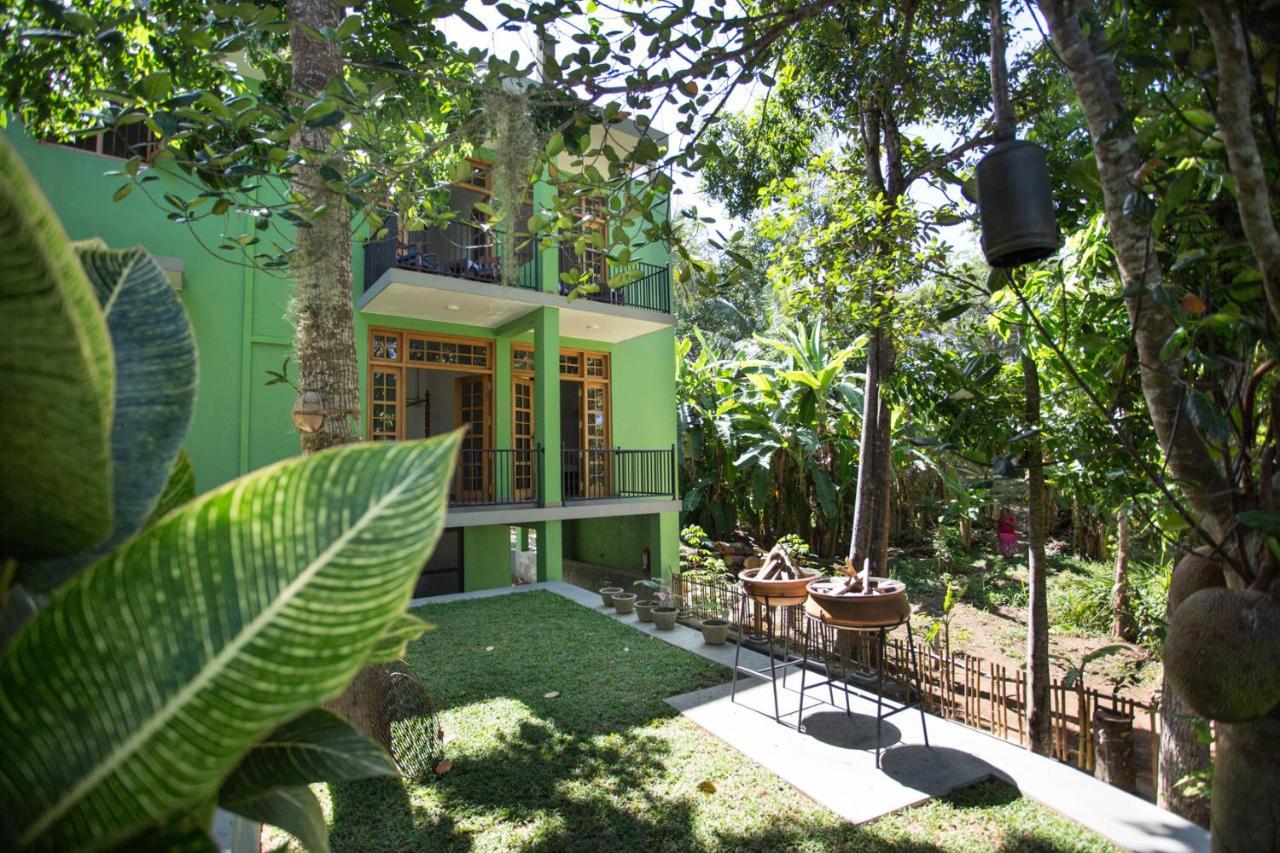 Barefoot Bungalow Hikka Хіккадува Екстер'єр фото