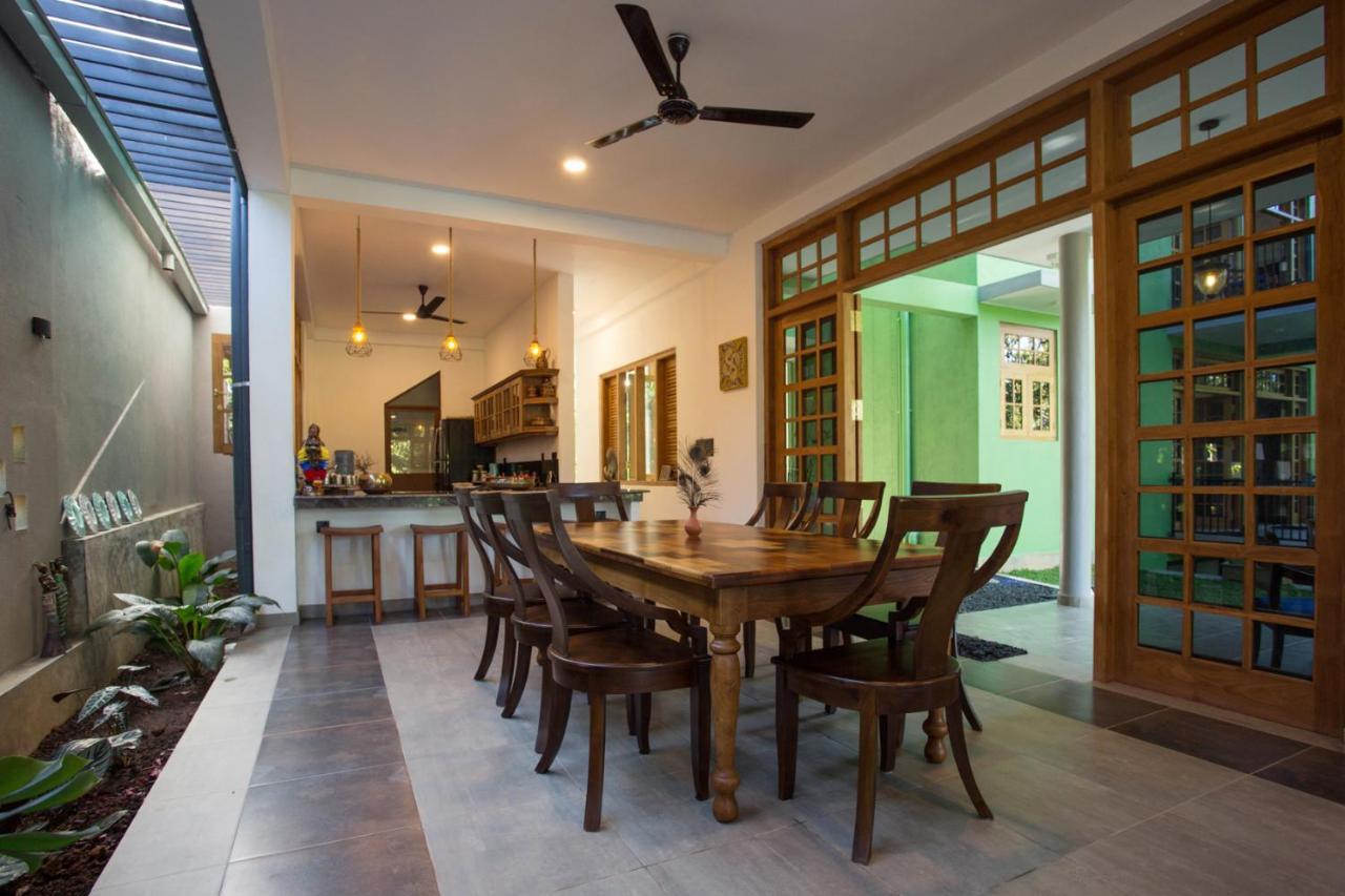 Barefoot Bungalow Hikka Хіккадува Екстер'єр фото