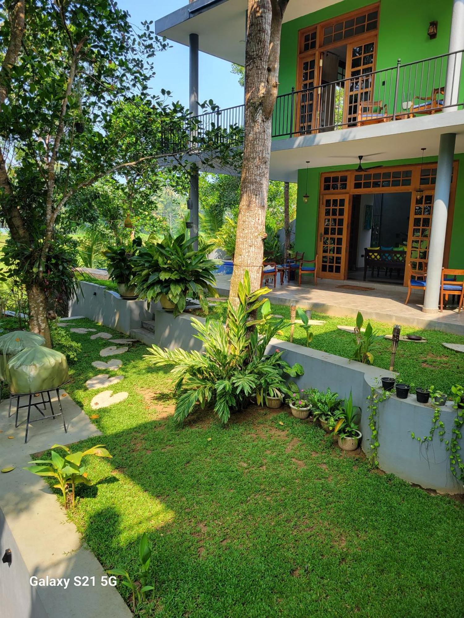 Barefoot Bungalow Hikka Хіккадува Екстер'єр фото
