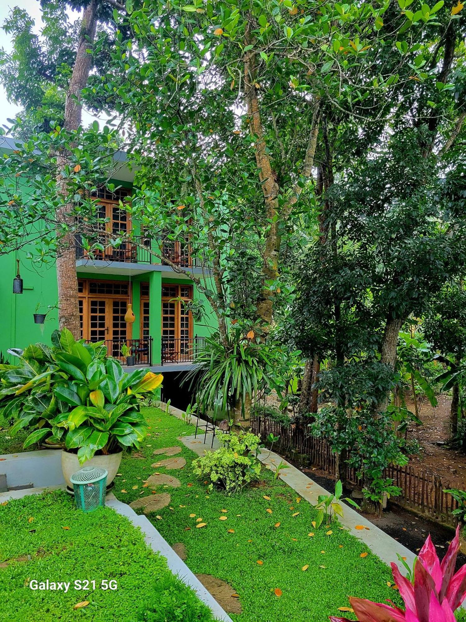 Barefoot Bungalow Hikka Хіккадува Екстер'єр фото